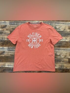 Tommy Hilfiger 1985 NY Men’s Peach Logo Short Sleeve, Crew Neckline Tee, Size XL